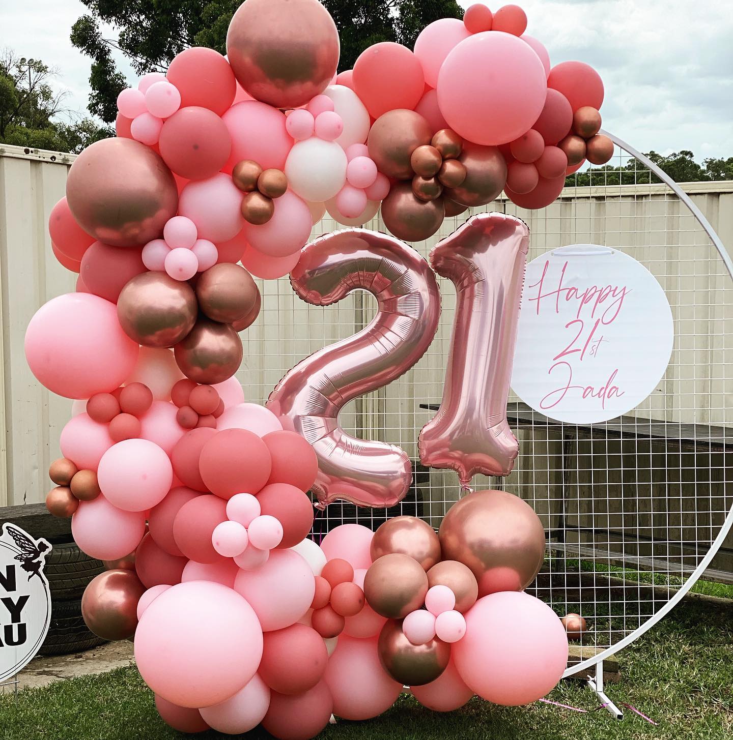 Deluxe Balloon Garland