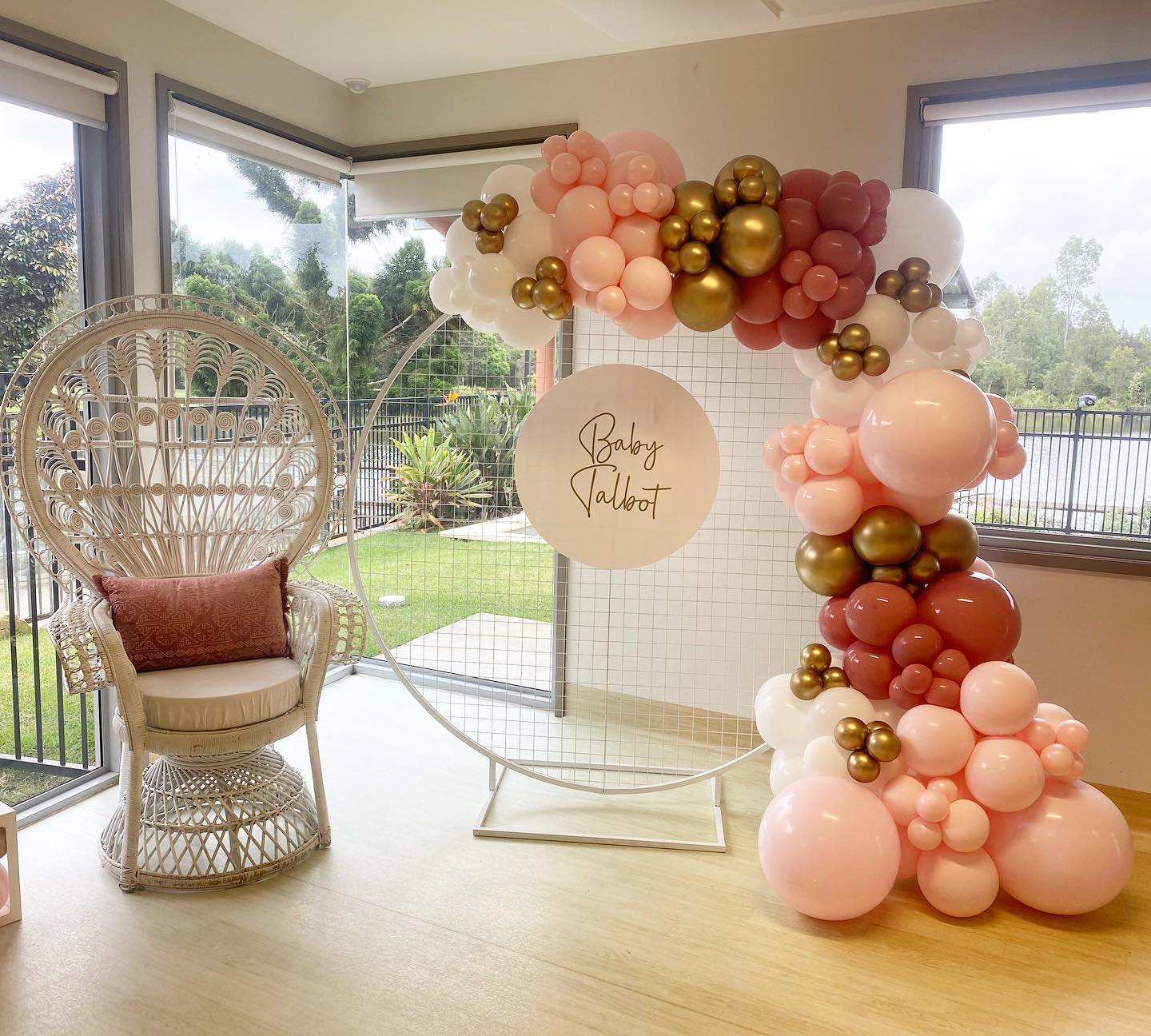 Deluxe Balloon Garland