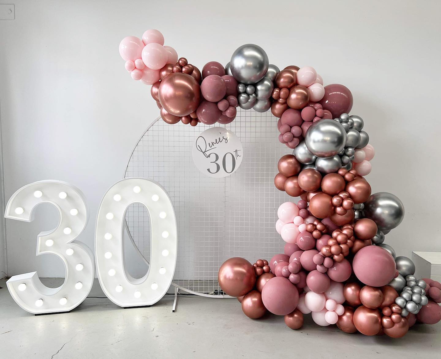 Balloon garland by metre